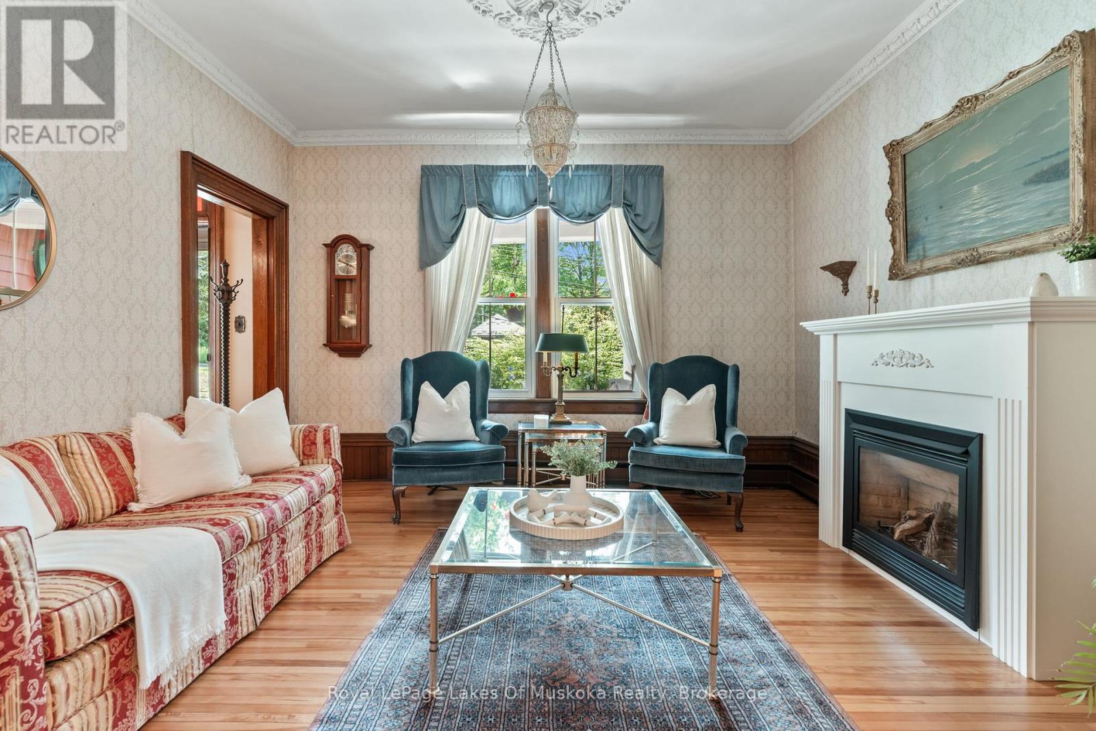 Photo 43 of 229 Fraserburg Road, Bracebridge ON