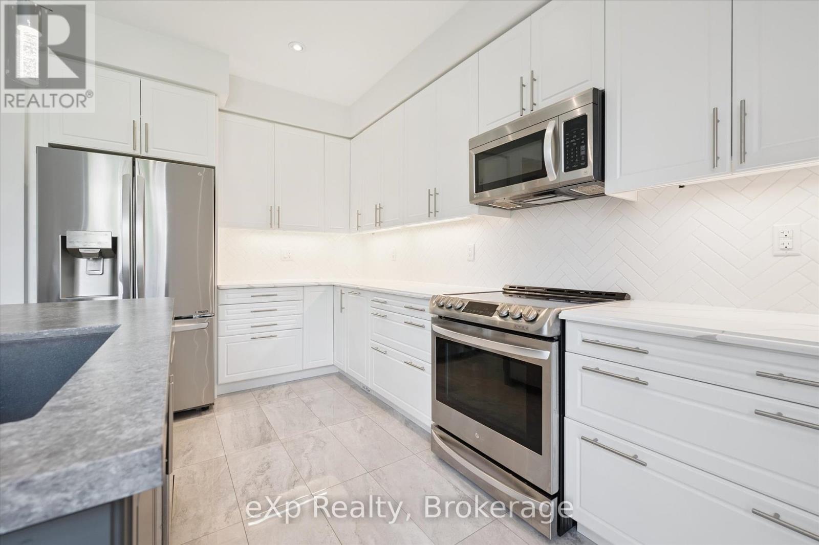 Photo 12 of 50 Elliot Avenue E, Centre Wellington ON