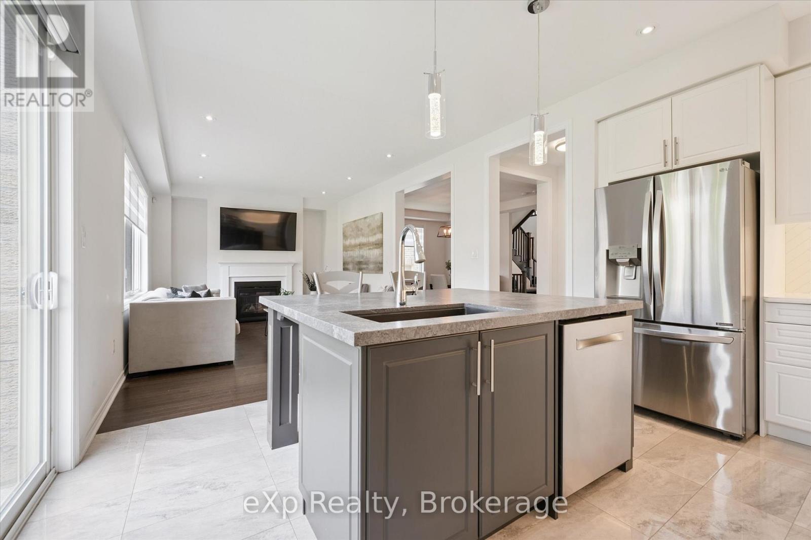 Photo 13 of 50 Elliot Avenue E, Centre Wellington ON