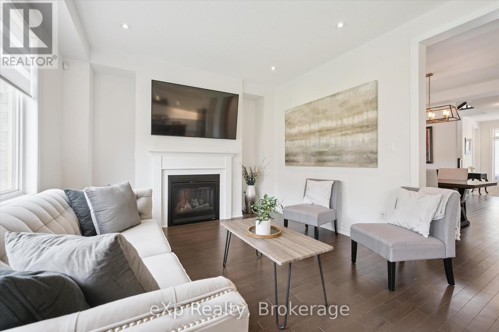 Photo 17 of 50 Elliot Avenue E, Centre Wellington ON