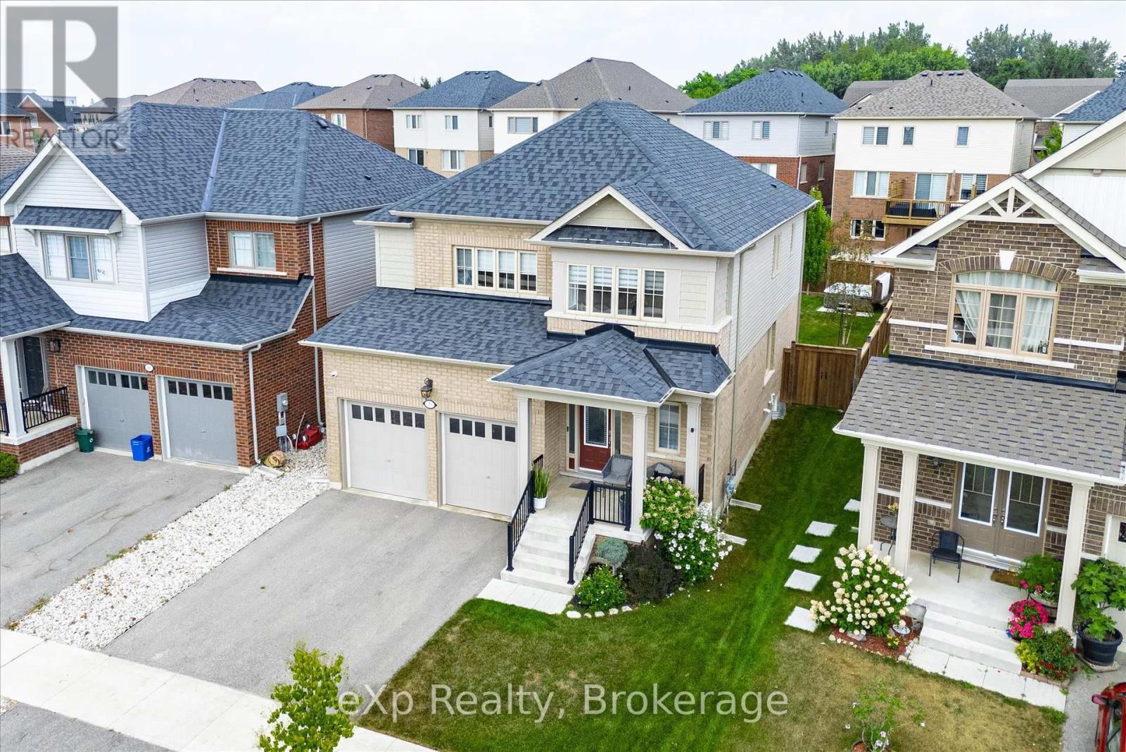 Photo 2 of 50 Elliot Avenue E, Centre Wellington ON