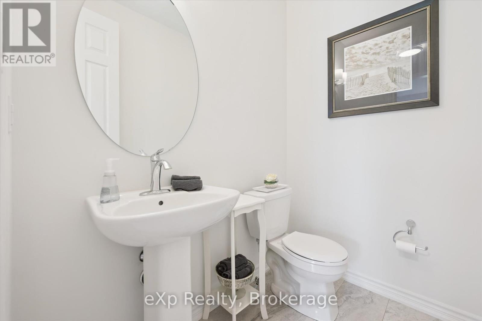 Photo 20 of 50 Elliot Avenue E, Centre Wellington ON