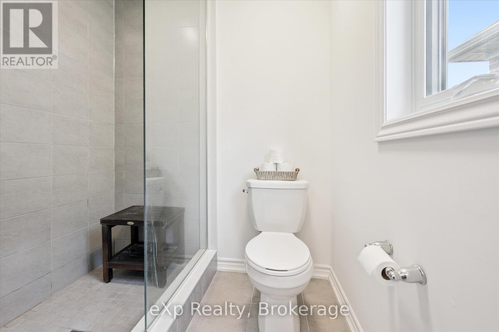 Photo 32 of 50 Elliot Avenue E, Centre Wellington ON