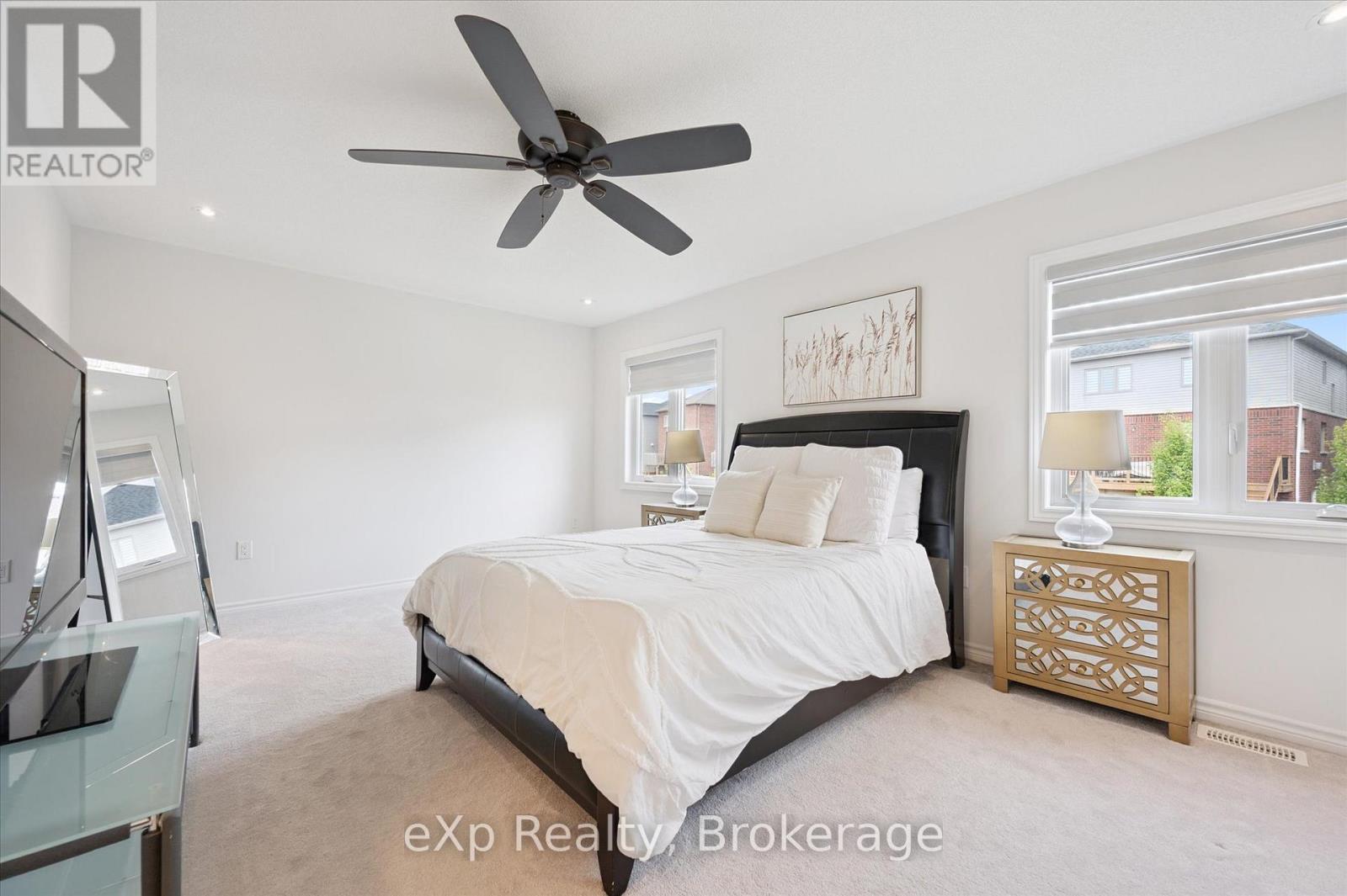 Photo 33 of 50 Elliot Avenue E, Centre Wellington ON