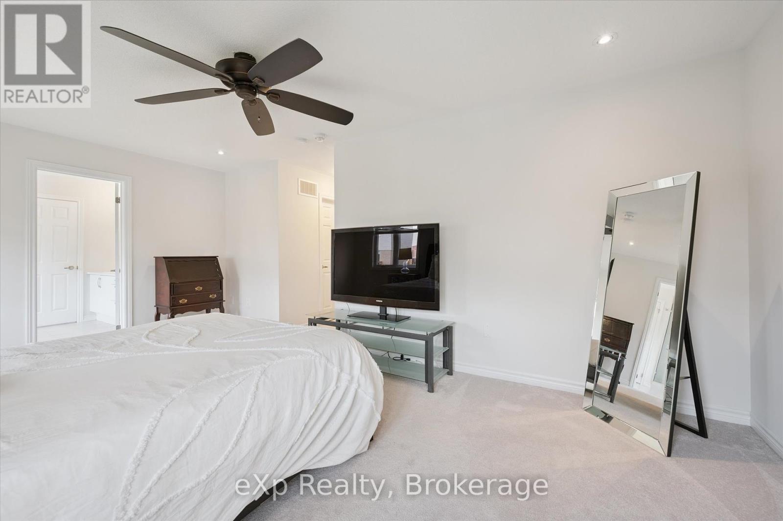Photo 35 of 50 Elliot Avenue E, Centre Wellington ON