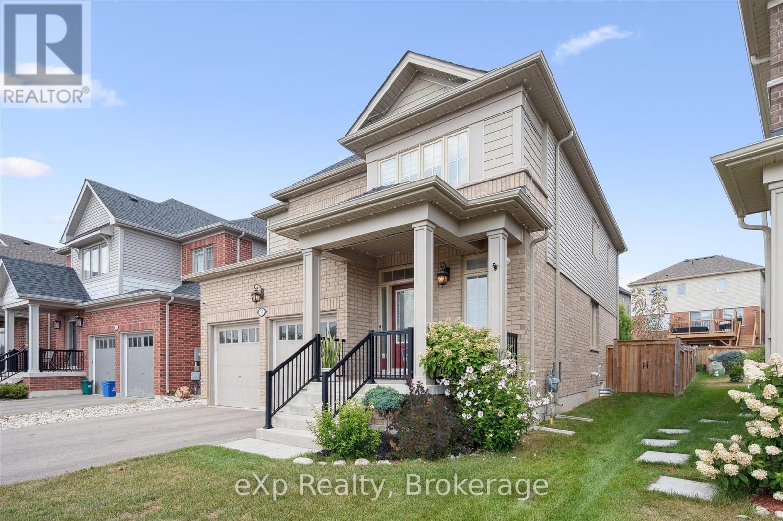 Photo 4 of 50 Elliot Avenue E, Centre Wellington ON