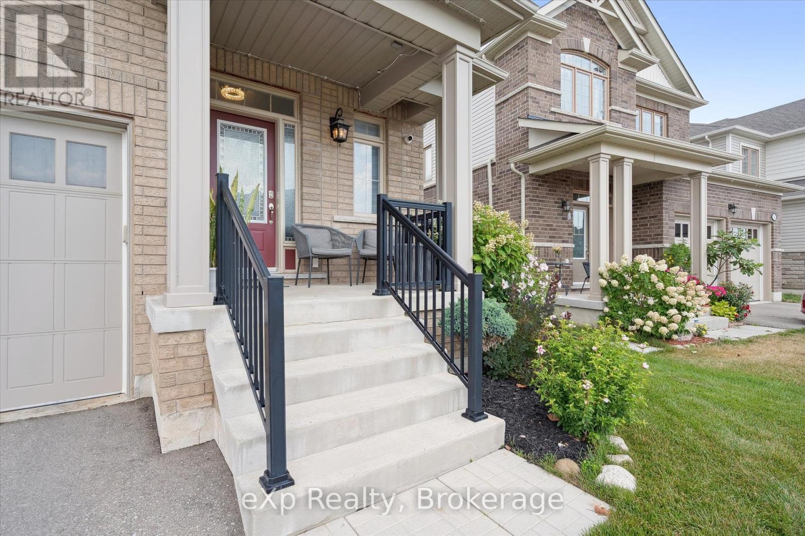 Photo 5 of 50 Elliot Avenue E, Centre Wellington ON