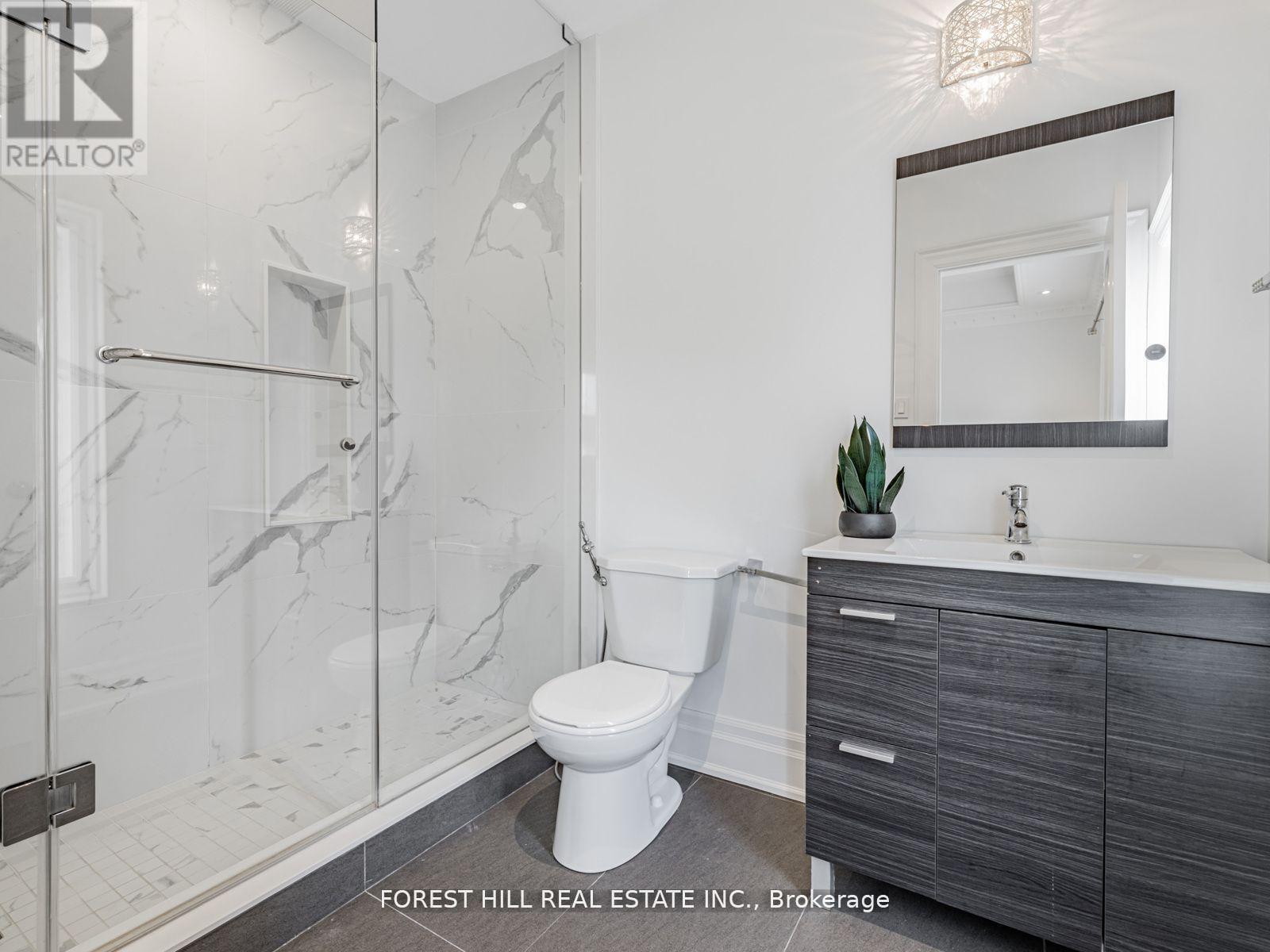 Photo 22 of 331 Connaught Avenue, Toronto ON