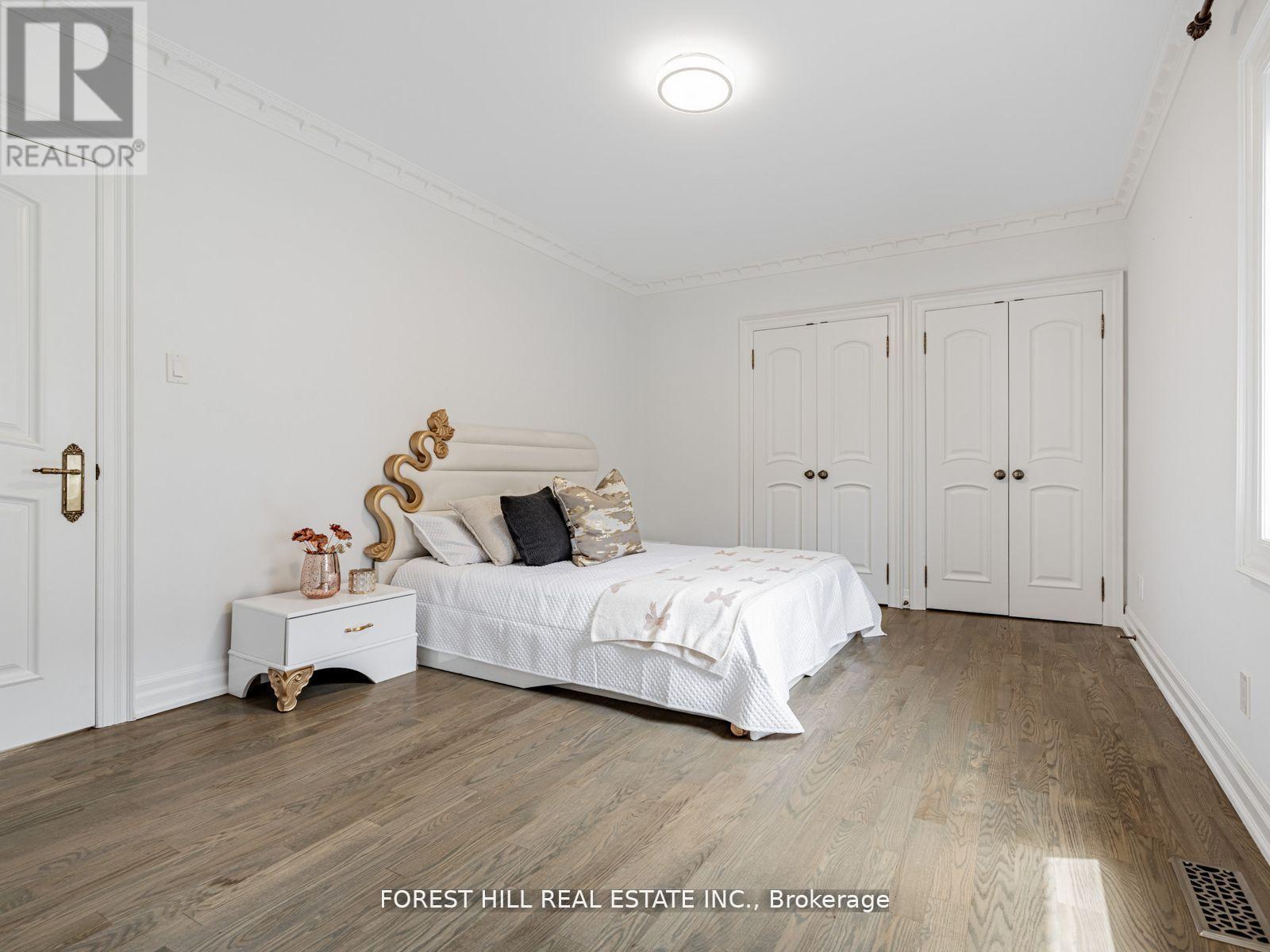 Photo 23 of 331 Connaught Avenue, Toronto ON