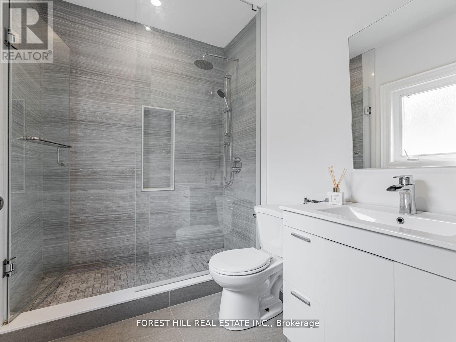 Photo 24 of 331 Connaught Avenue, Toronto ON