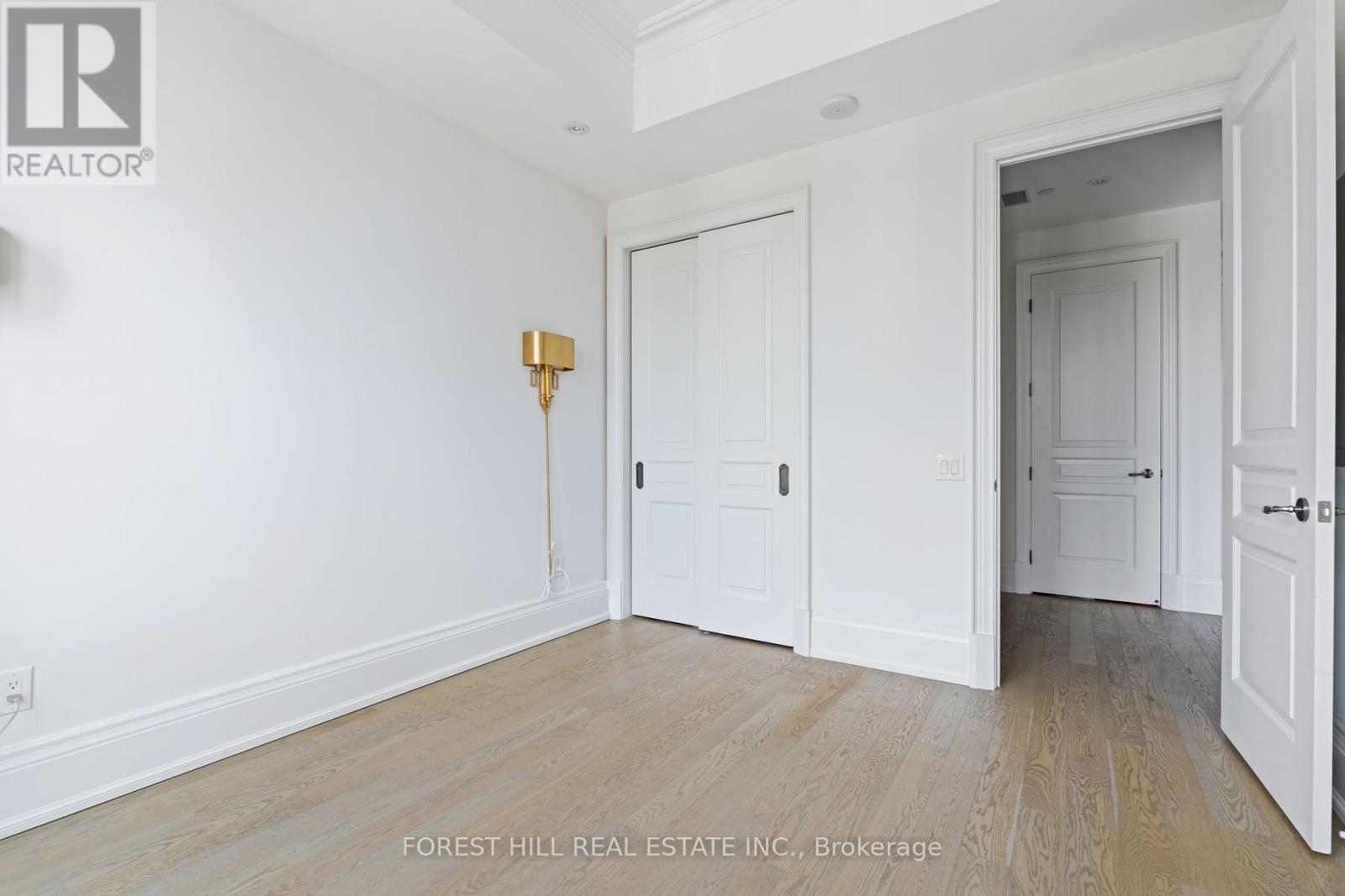 Photo 2 of 506 133 Hazelton Avenue, Toronto ON