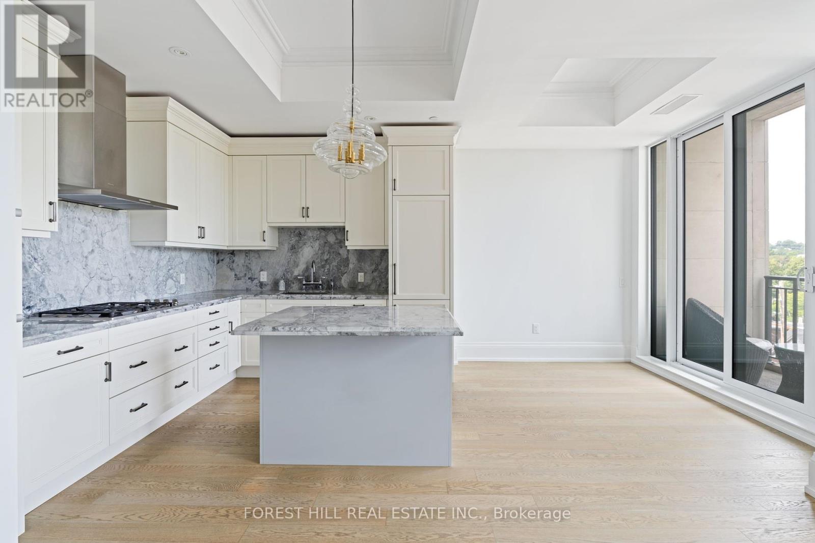 Photo 10 of 506 133 Hazelton Avenue, Toronto ON