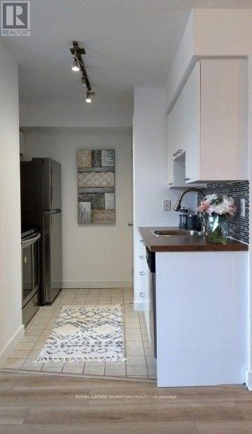 Photo 10 of 1011 255 Richmond Street E, Toronto ON