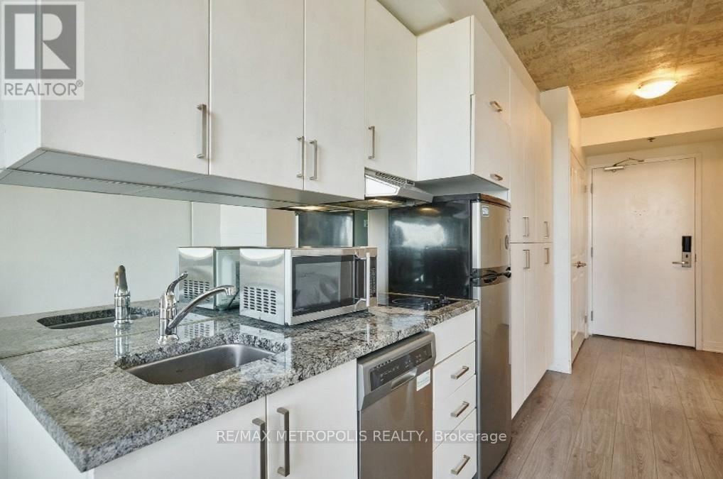 Photo 4 of 413 1900 Simcoe Street N, Oshawa ON