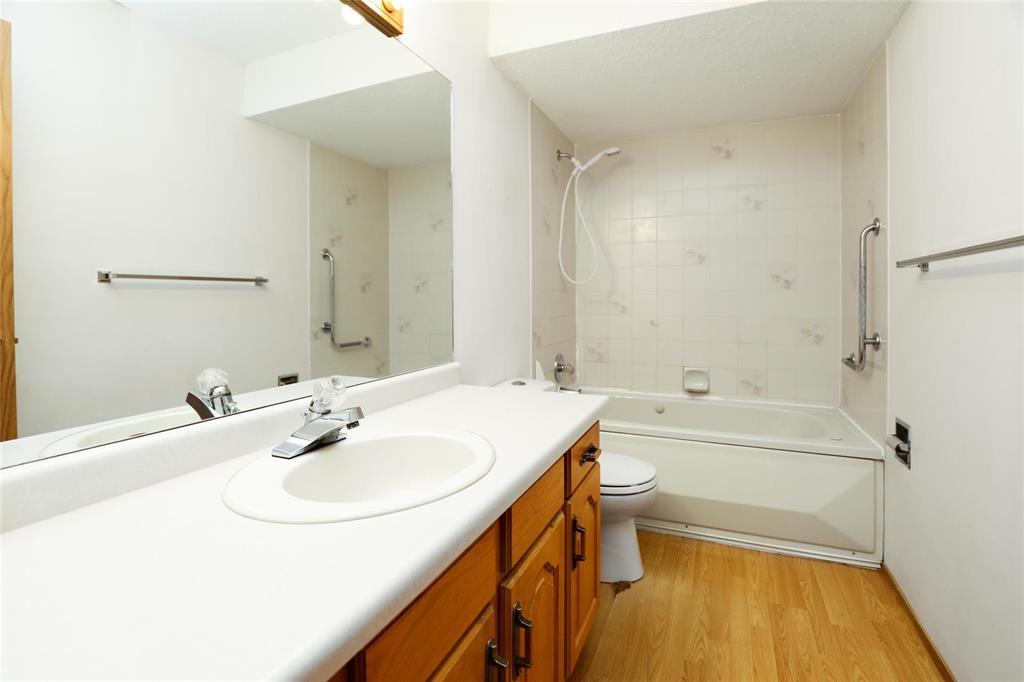 Photo 13 of 102 687 St Annes Road, Winnipeg MB