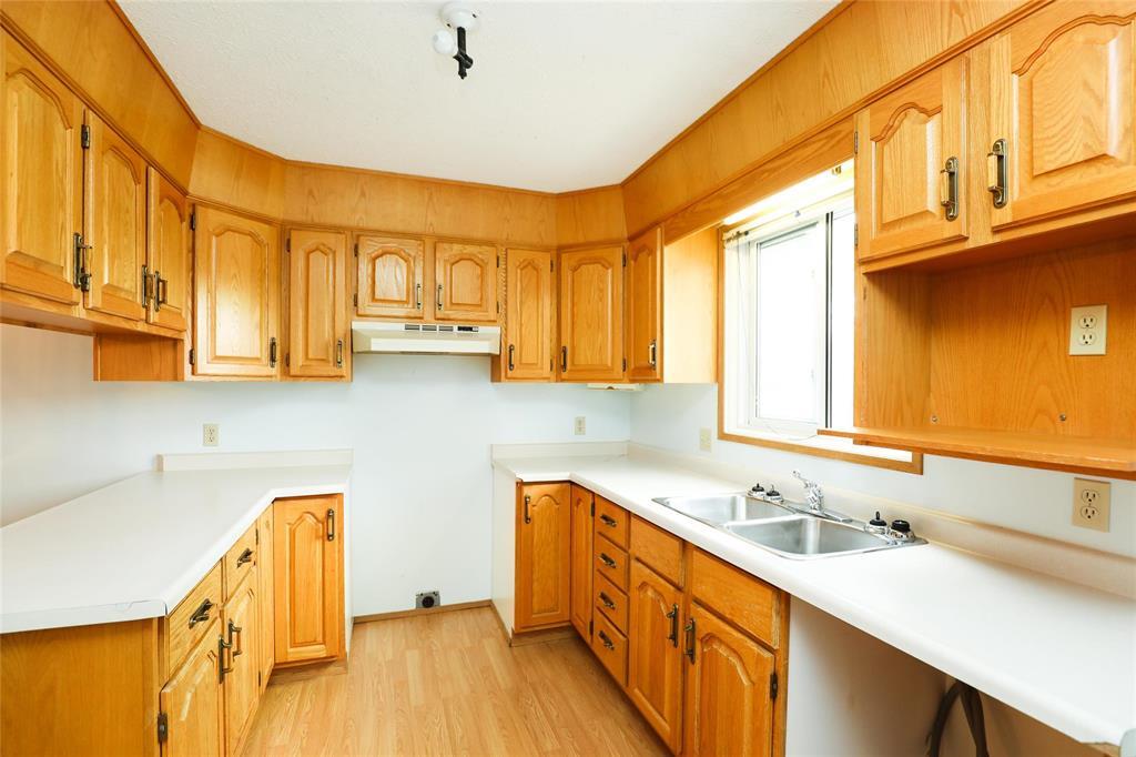 Photo 9 of 102 687 St Annes Road, Winnipeg MB