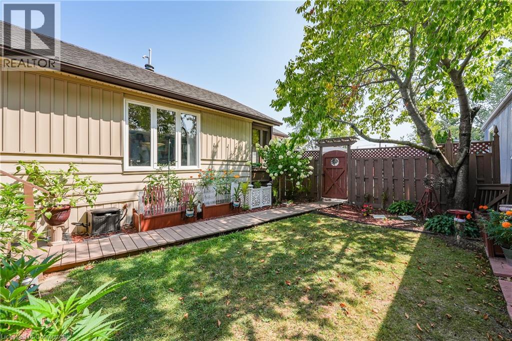 Photo 16 of 4595 Martha Lane, Beamsville ON