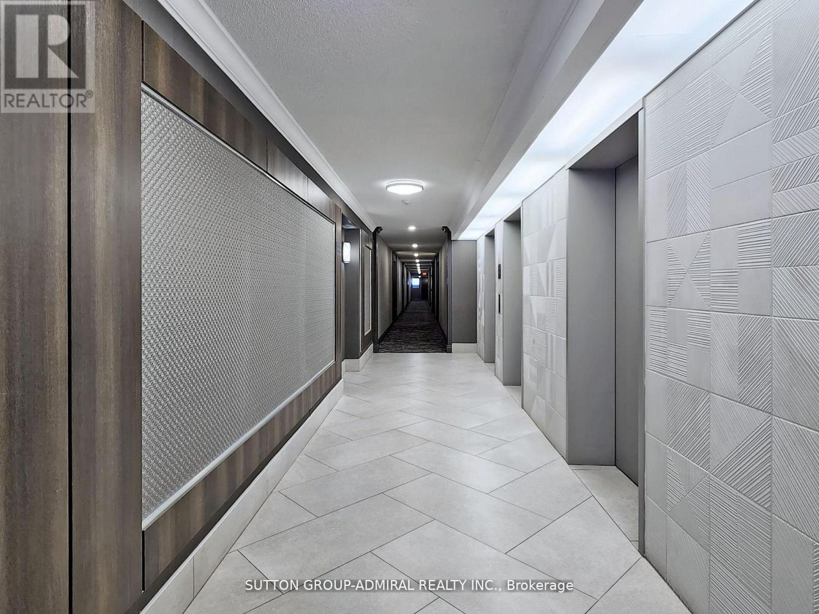 Photo 11 of 401 11 Townsgate Drive, Vaughan ON
