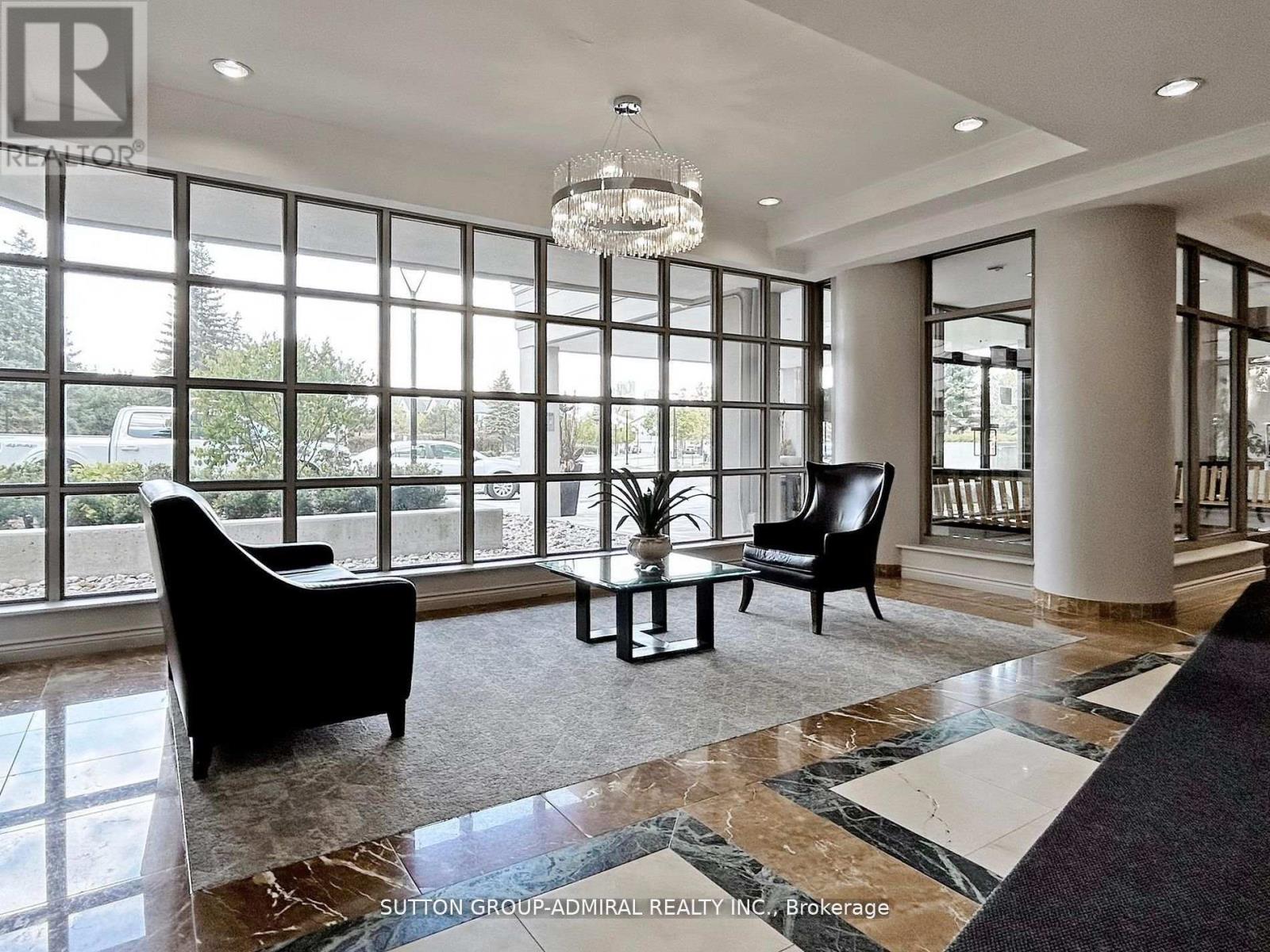 Photo 18 of 401 11 Townsgate Drive, Vaughan ON