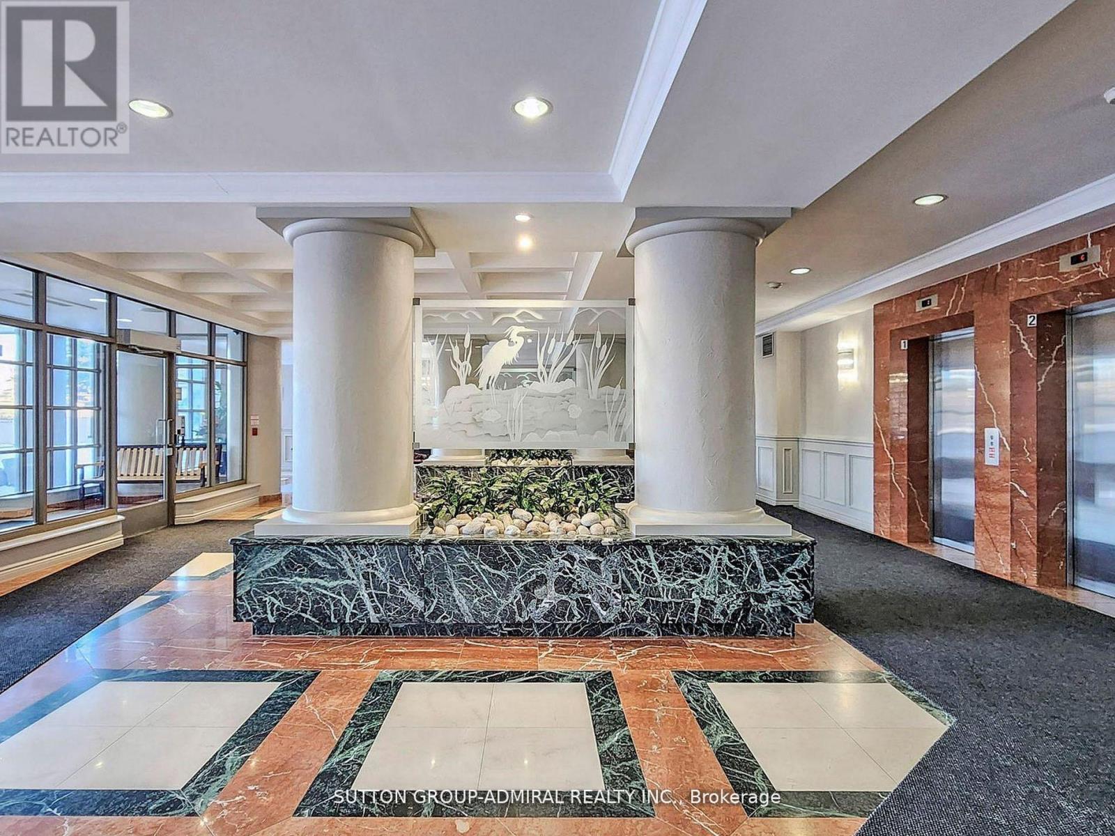 Photo 42 of 401 11 Townsgate Drive, Vaughan ON