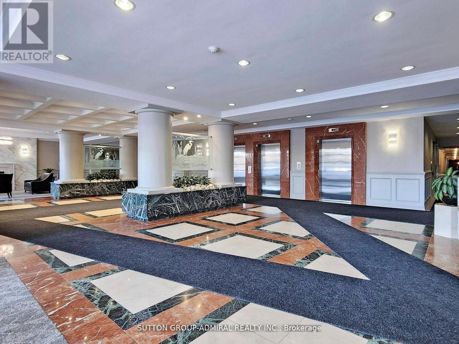Photo 44 of 401 11 Townsgate Drive, Vaughan ON