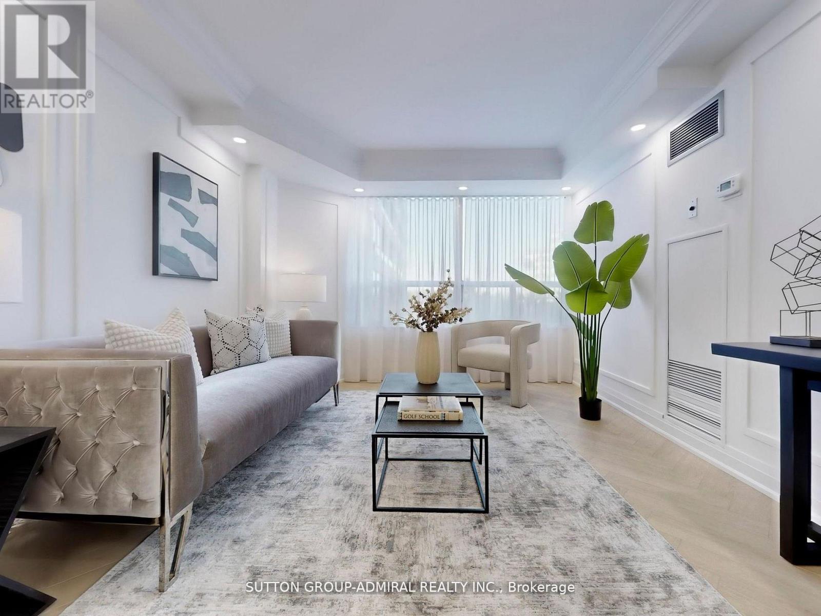 Photo 8 of 401 11 Townsgate Drive, Vaughan ON