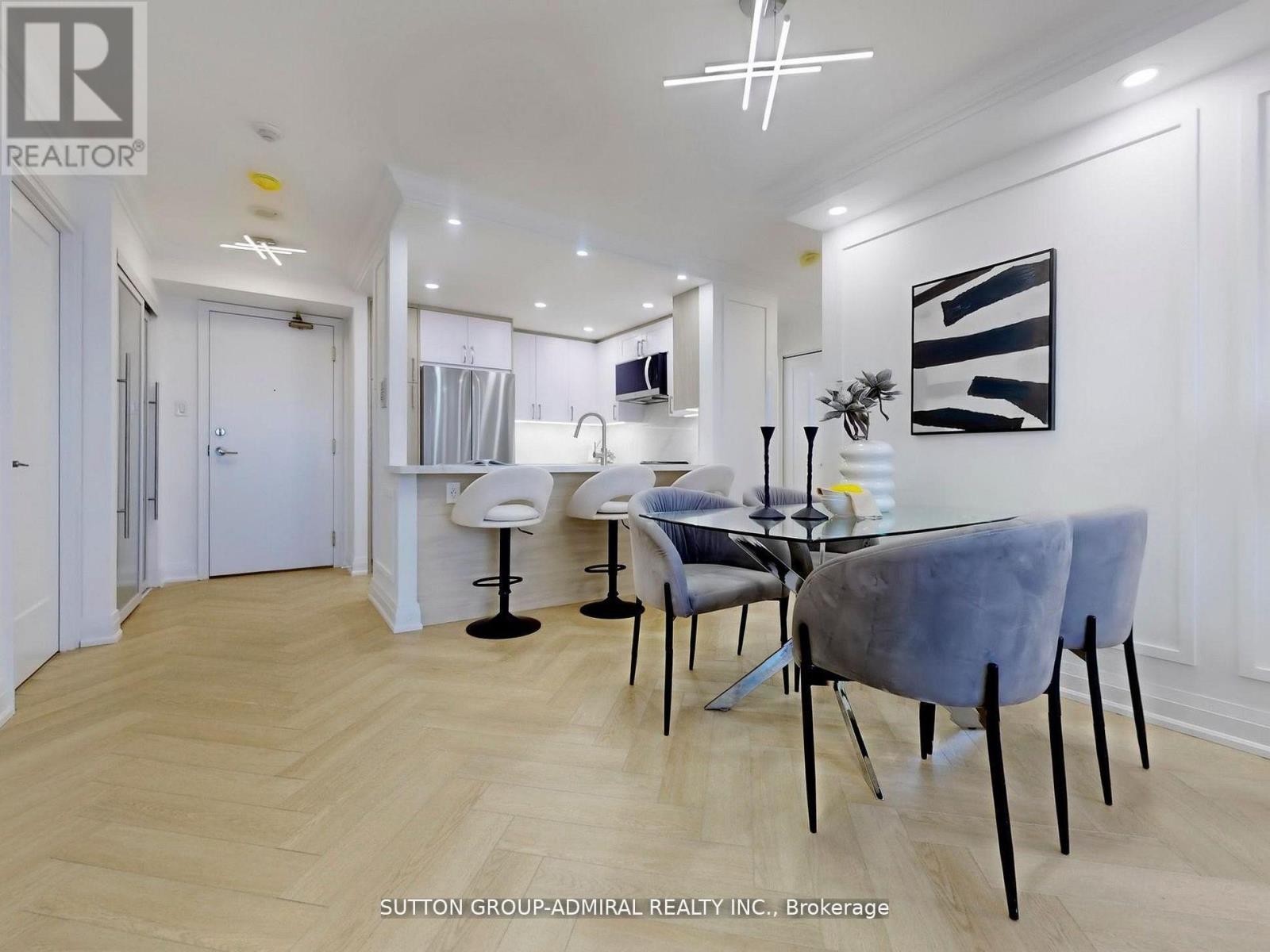 Photo 26 of 401 11 Townsgate Drive, Vaughan ON