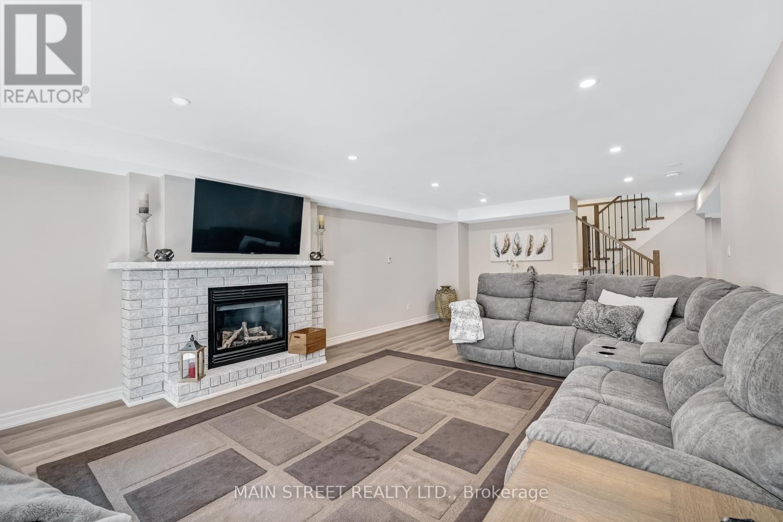 Photo 31 of 40 Via Amici, New Tecumseth ON