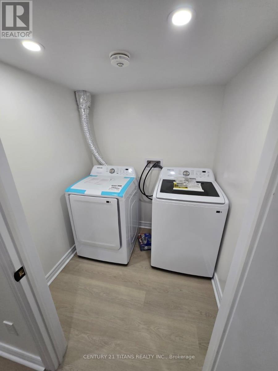 Photo 14 of 14 Demoray Court, Markham ON