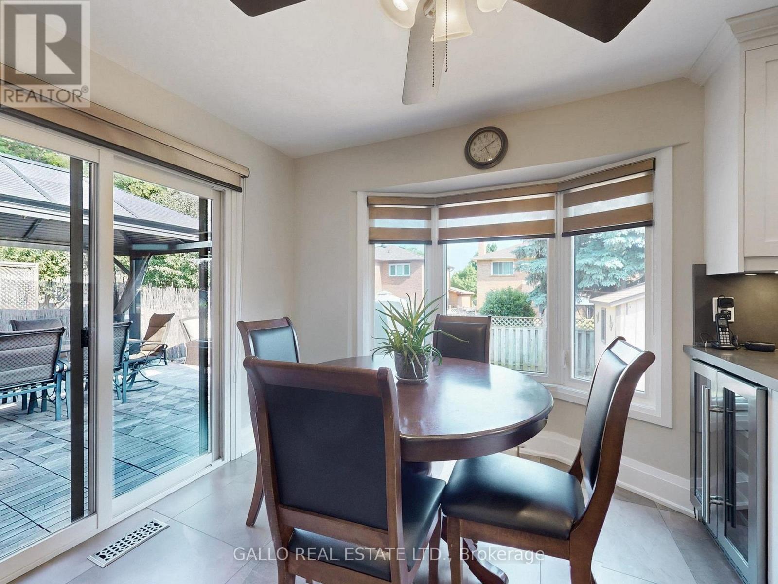 Photo 10 of 45 Timbermill Crescent, Markham ON