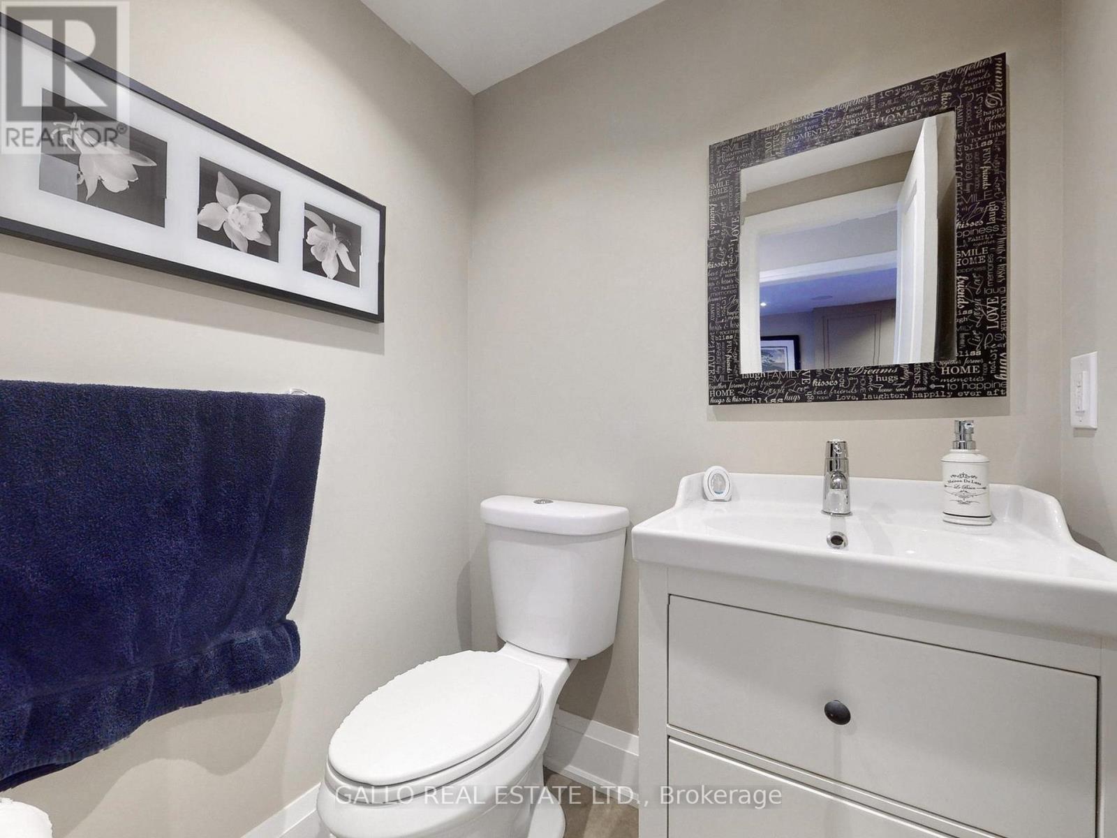 Photo 15 of 45 Timbermill Crescent, Markham ON