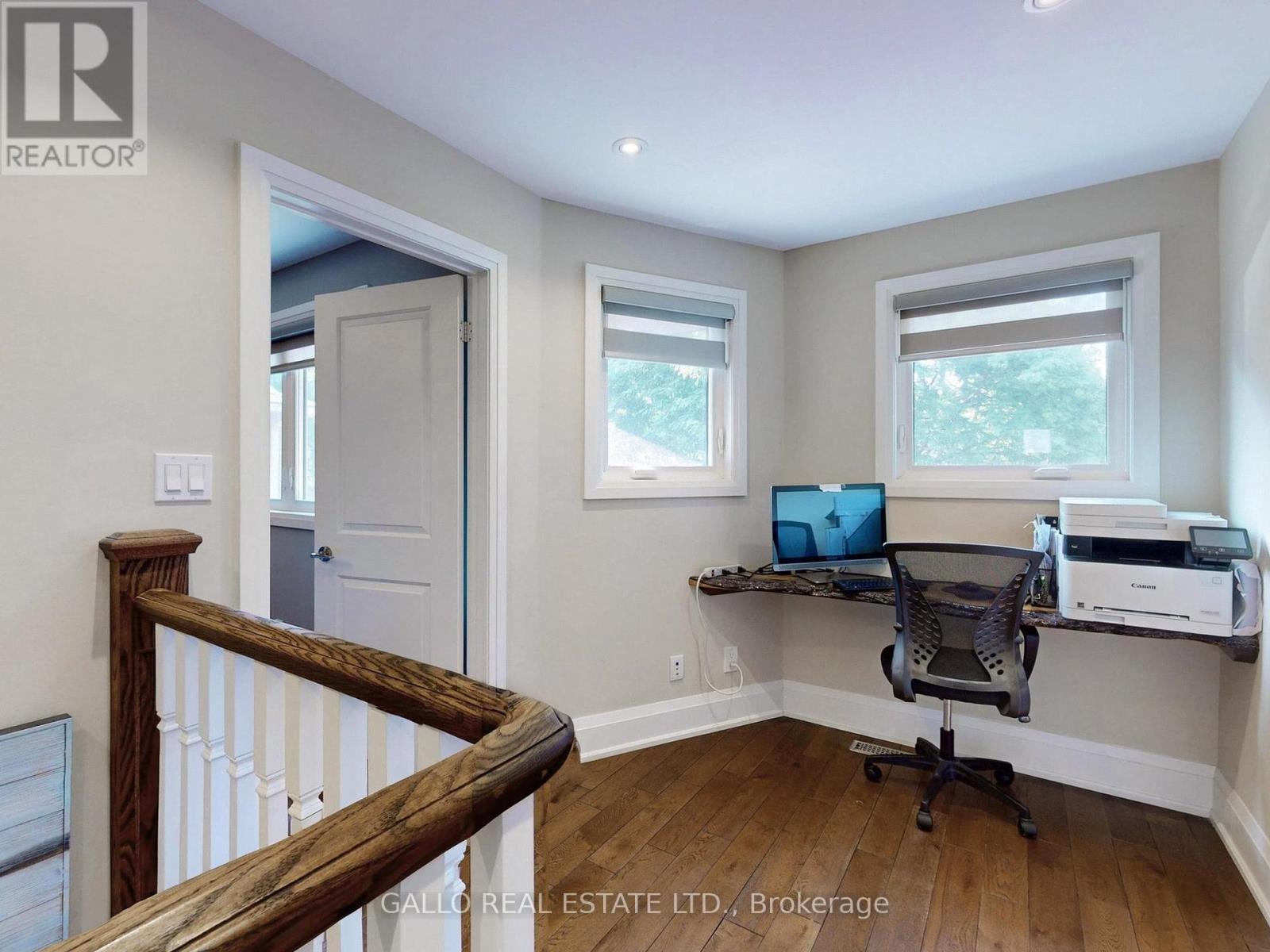 Photo 18 of 45 Timbermill Crescent, Markham ON