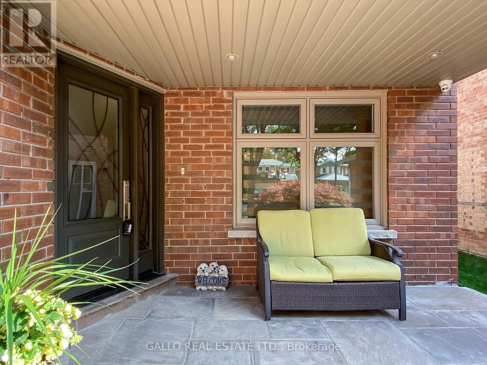 Photo 2 of 45 Timbermill Crescent, Markham ON