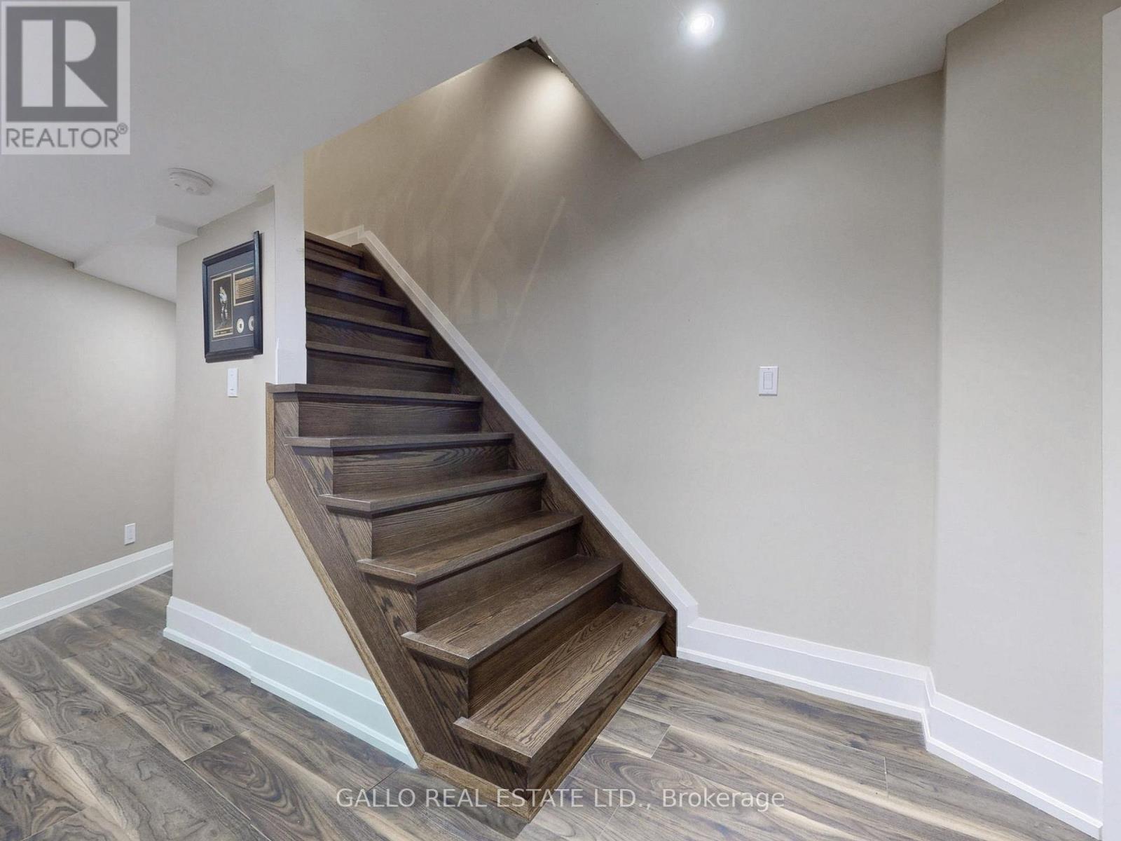 Photo 29 of 45 Timbermill Crescent, Markham ON