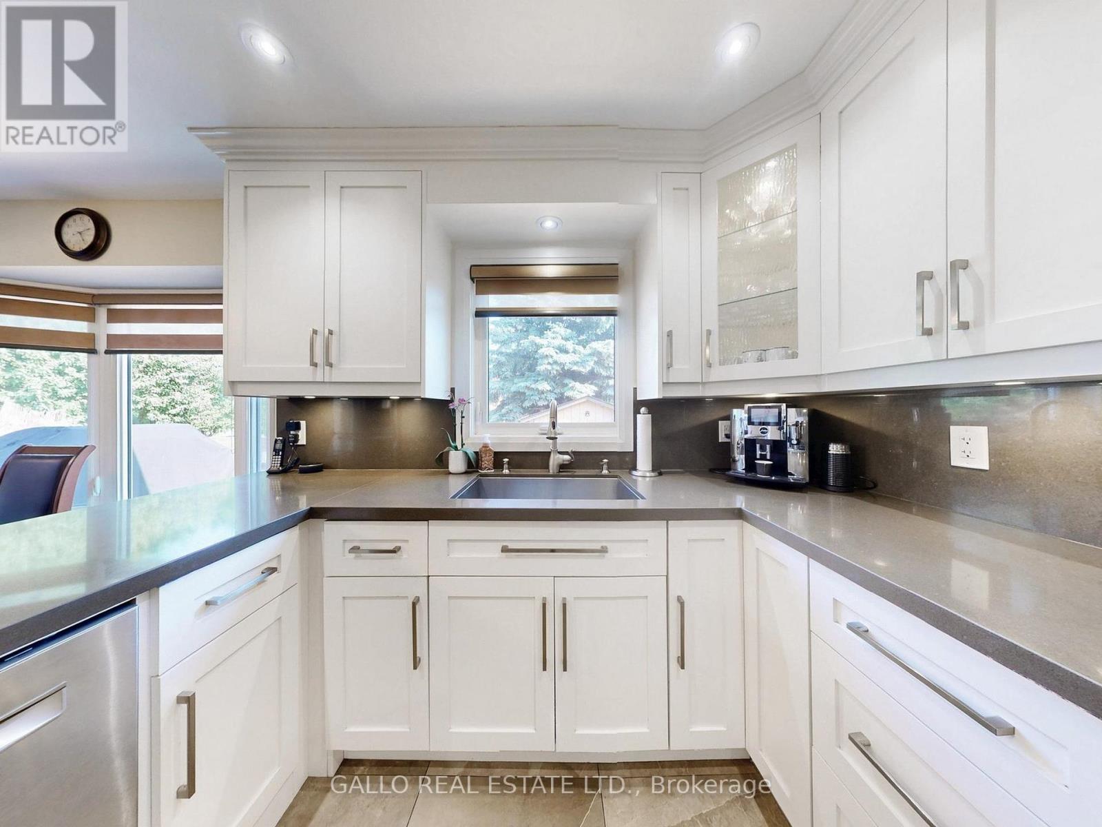 Photo 6 of 45 Timbermill Crescent, Markham ON