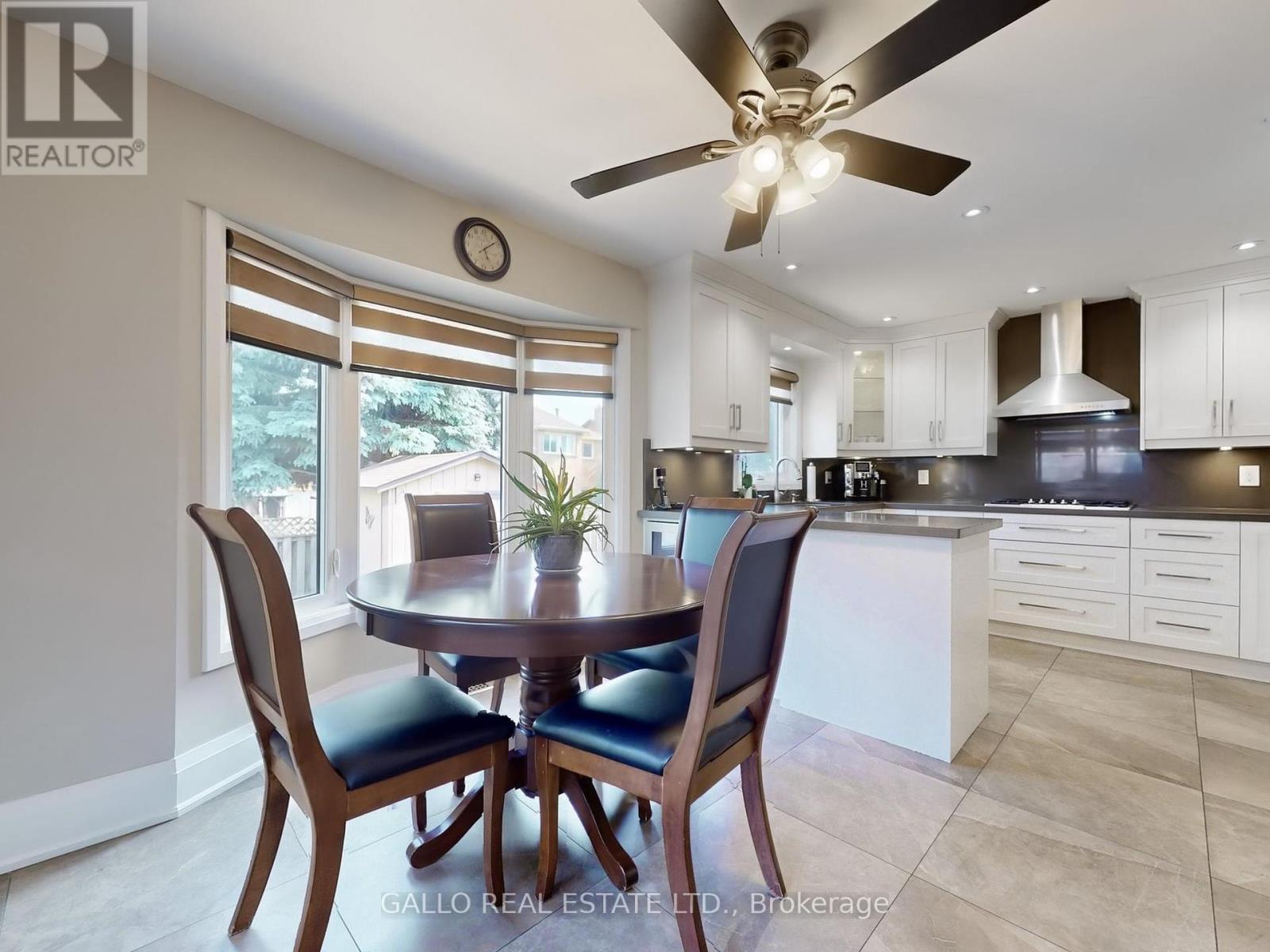Photo 9 of 45 Timbermill Crescent, Markham ON