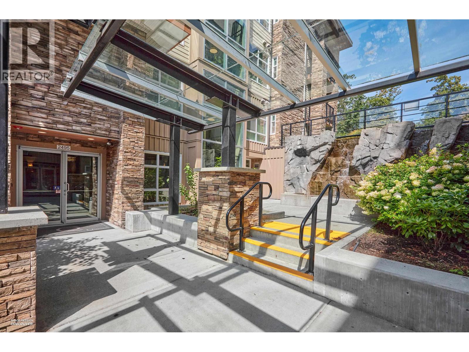 Photo 4 of 602 2495 Wilson Avenue, Port Coquitlam BC