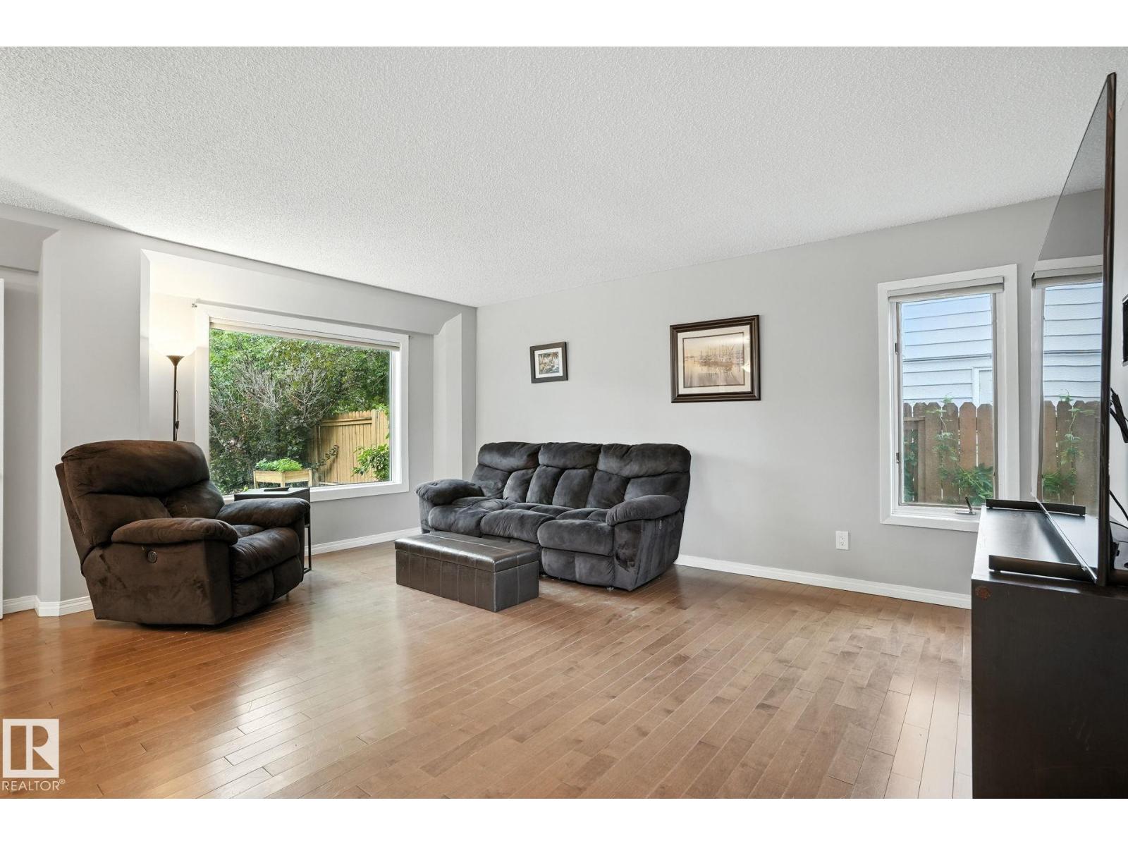 Photo 6 of 77 Princeton Cr, St Albert AB