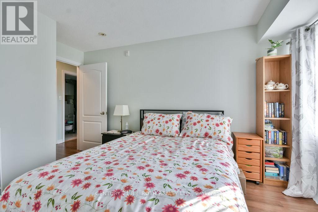 Photo 3 of 15 43 Coulter Street, Barrie ON