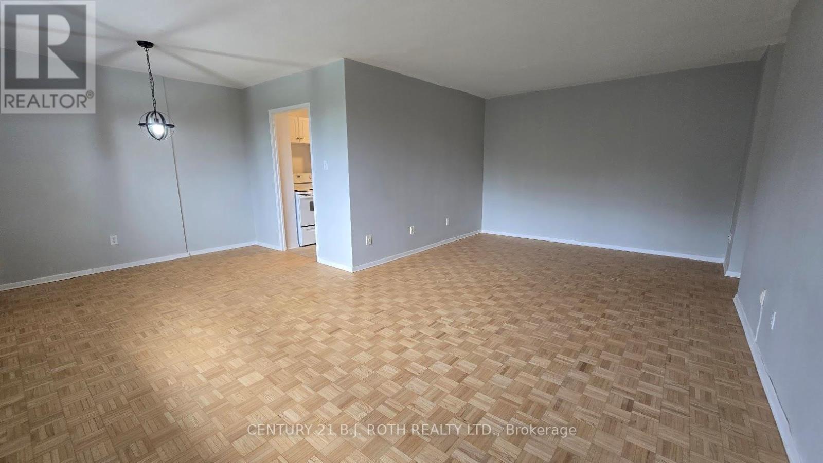 Photo 3 of 405 37 Peel Street, Barrie ON