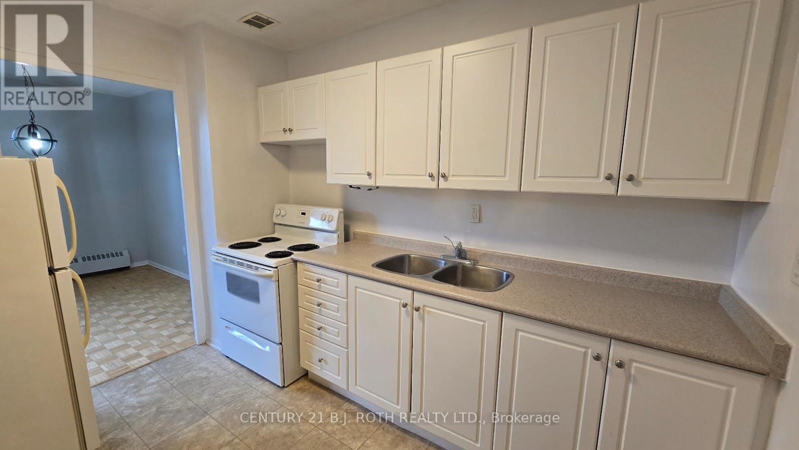 Photo 5 of 405 37 Peel Street, Barrie ON
