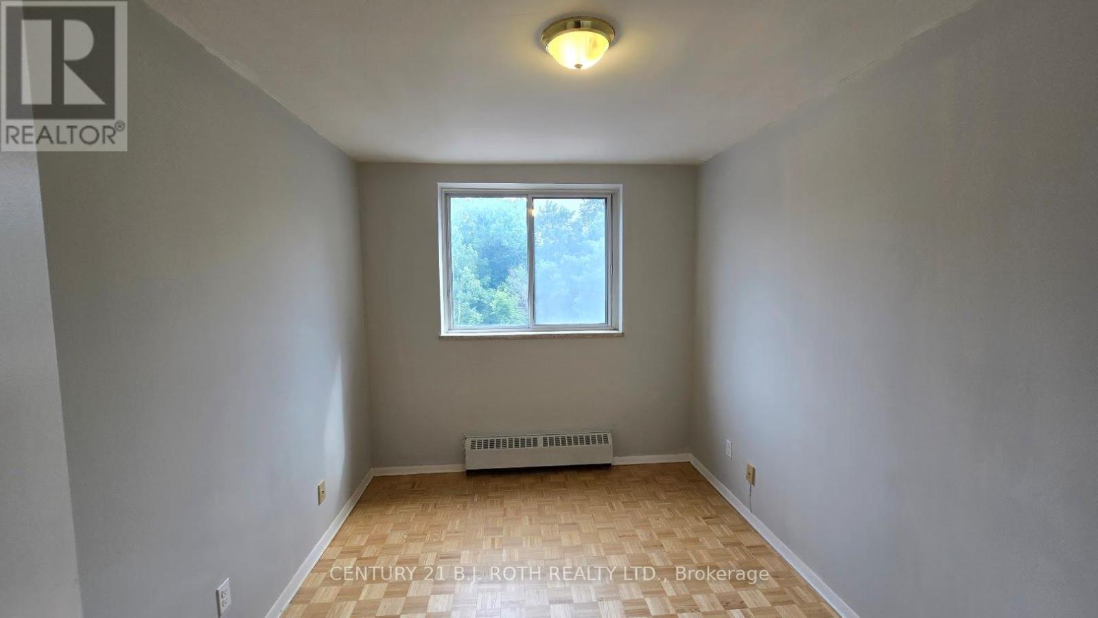 Photo 9 of 405 37 Peel Street, Barrie ON