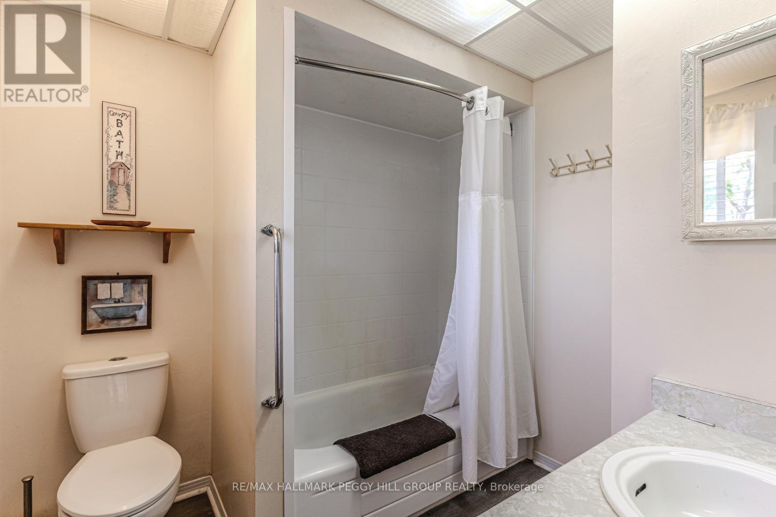 Photo 11 of 39 Grandview Crescent, Oromedonte ON