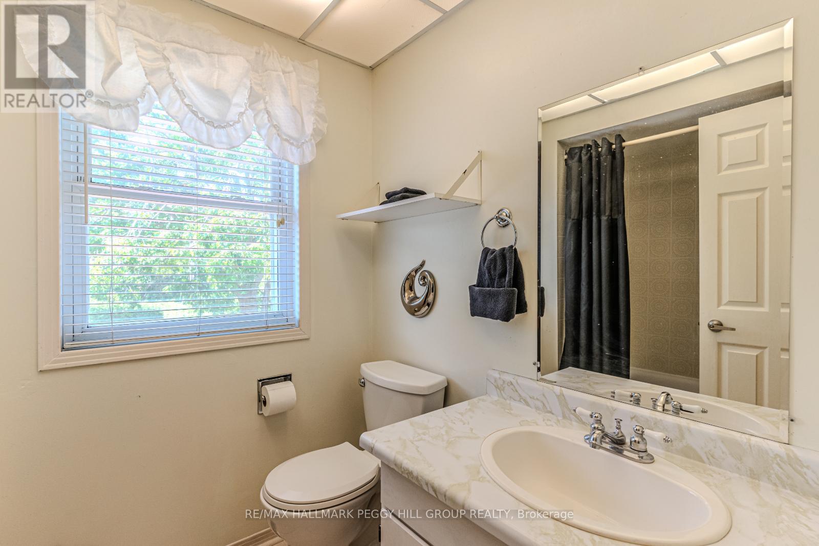 Photo 15 of 39 Grandview Crescent, Oromedonte ON
