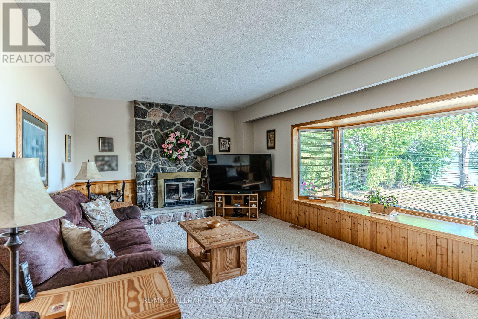 Photo 5 of 39 Grandview Crescent, Oromedonte ON