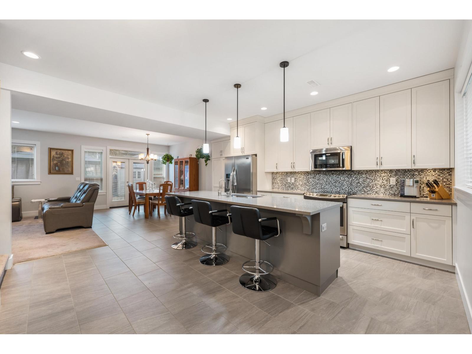 Photo 9 of 4 33973 Hazelwood Avenue, Abbotsford BC