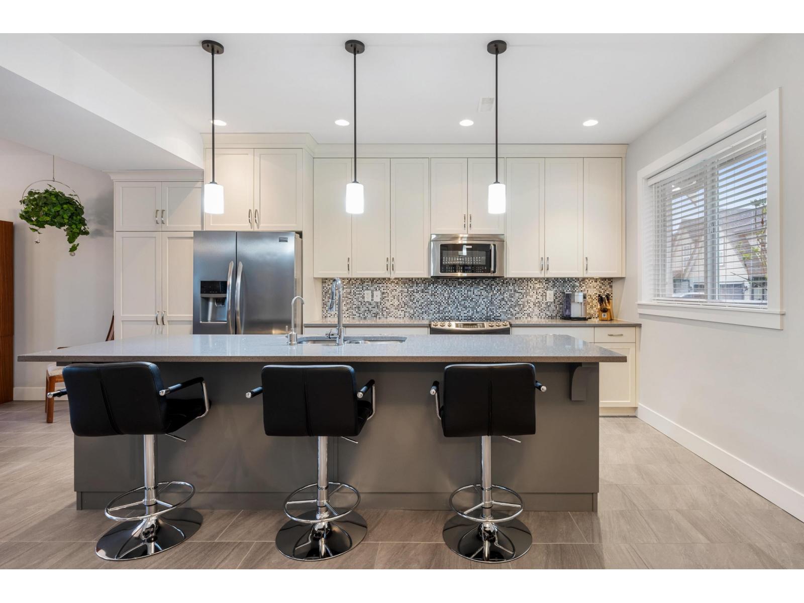 Photo 10 of 4 33973 Hazelwood Avenue, Abbotsford BC