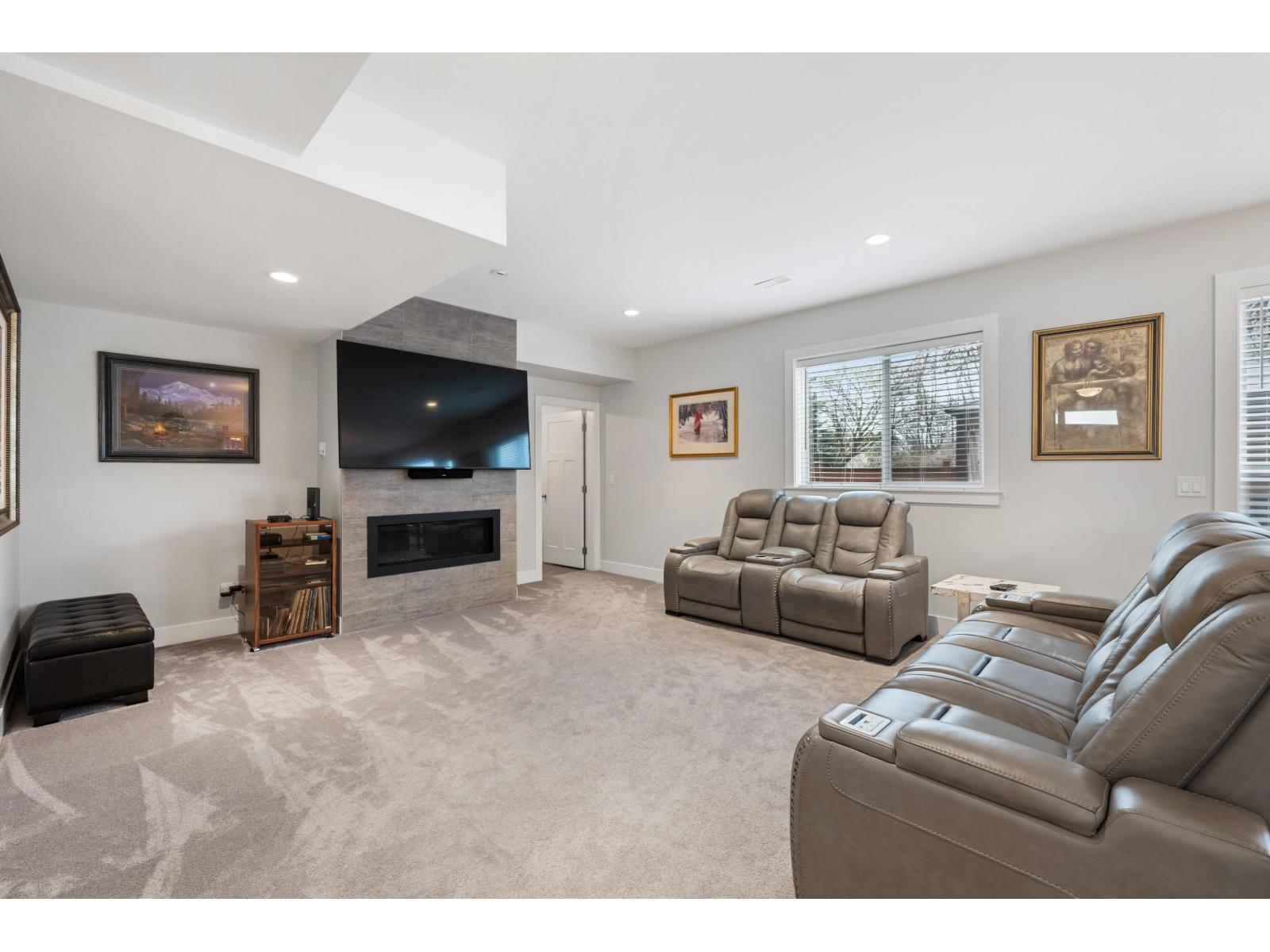 Photo 2 of 4 33973 Hazelwood Avenue, Abbotsford BC