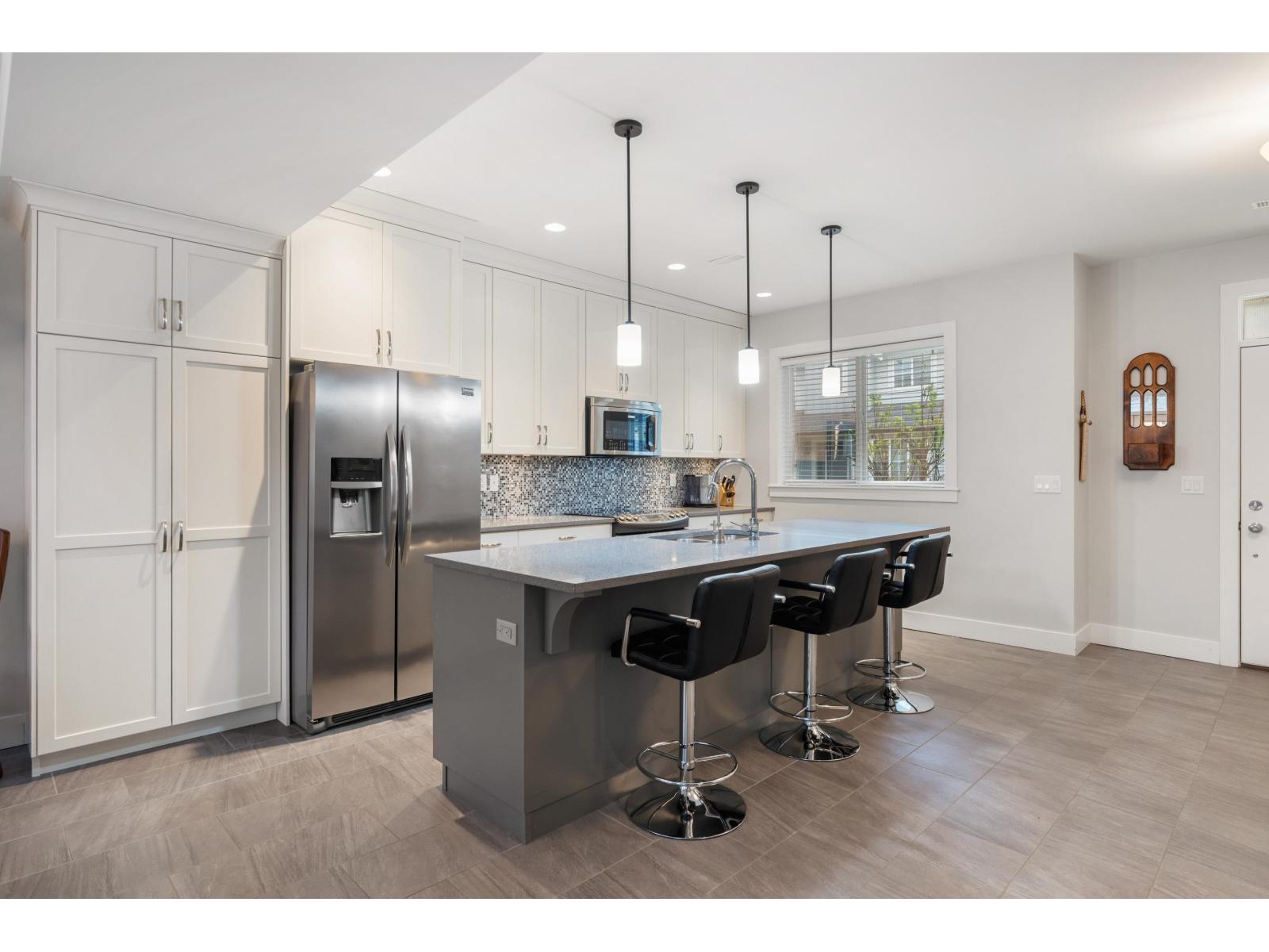Photo 8 of 4 33973 Hazelwood Avenue, Abbotsford BC
