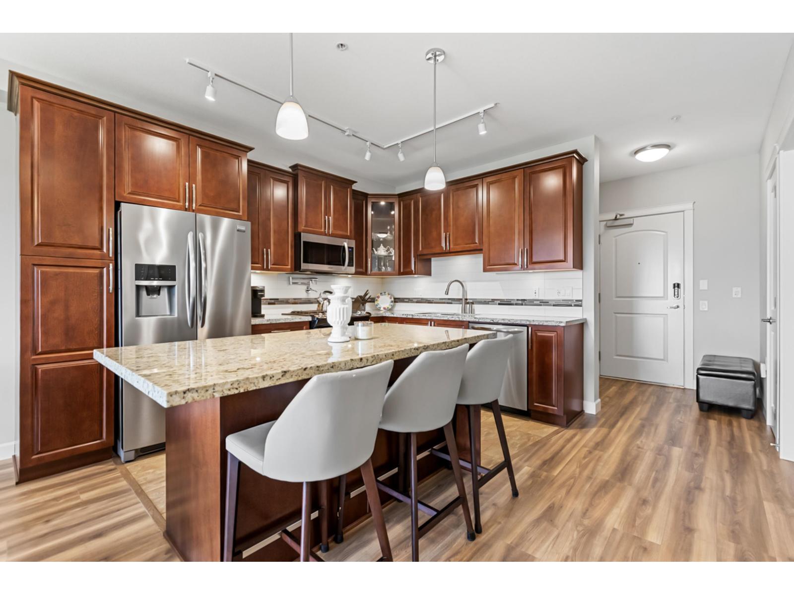 Photo 10 of 527 A 8157 207 Street, Langley BC